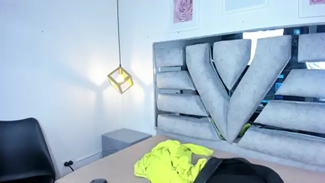 lianfox  online show from 04.09.26