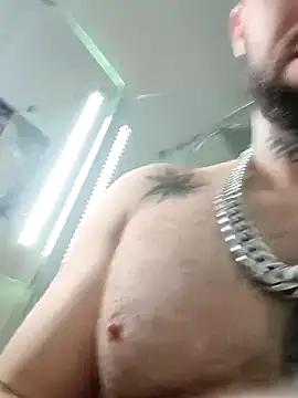 Snapshot of Barber33zk chatting on 11.08.25 Barber33zk online show from 11.08.25