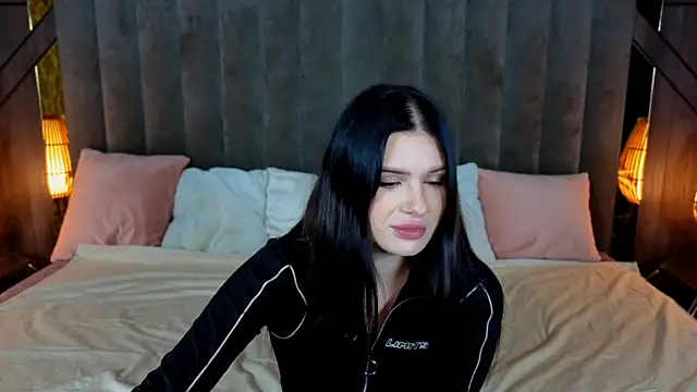 Neyla Charm online show from 10.10.25