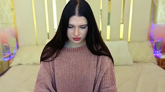 Neyla Charm online show from 10.18.25