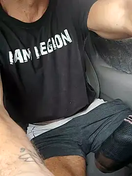 Snapshot of GreekGuyOutdoors chatting on 11.22.25 GreekGuyOutdoors online show from 11.22.25