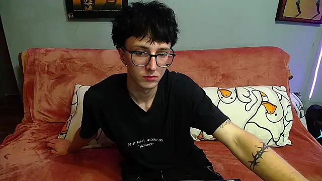 Snapshot of 8goat chatting on 09.26.25 8goat online show from 09.26.25