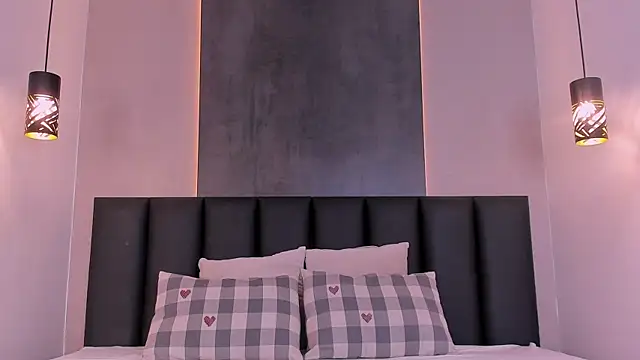 TiffValentinee  online show from 10.07.25