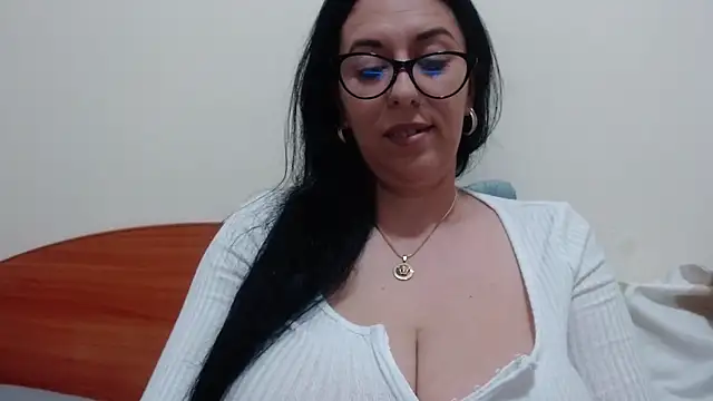 Snapshot of jollene chatting on 04.29.26 jollene online show from 04.29.26