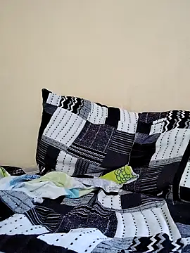 Snapshot of La_Cosita_69 chatting on 10.17.25 La Cosita 69 online show from 10.17.25