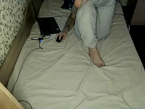 Snapshot of bul_boy chatting on 04.09.26 bul boy online show from 04.09.26