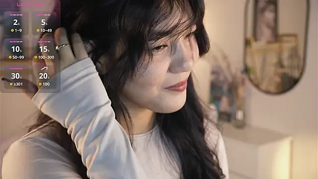 Snapshot of MoiraEger chatting on 09.17.25 MoiraEger online show from 09.17.25