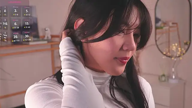 Snapshot of MoiraEger chatting on 11.11.25 MoiraEger online show from 11.11.25