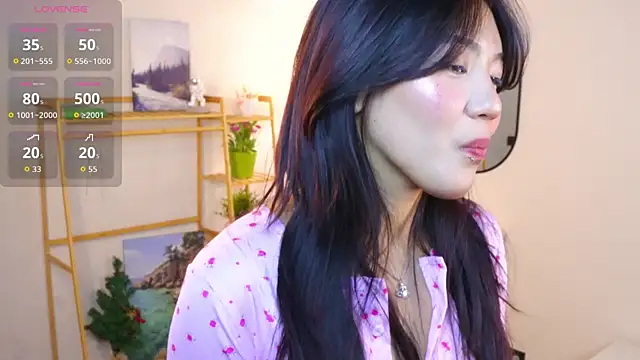 Snapshot of MoiraEger chatting on 02.04.26 MoiraEger online show from 02.04.26