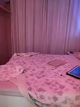 Snapshot of Andressa-sette chatting on 12.23.25 Andressa-sette online show from 12.23.25