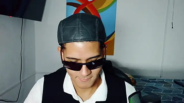 Snapshot of juanacock_1 chatting on 11.01.25 juanacock 1 online show from 11.01.25