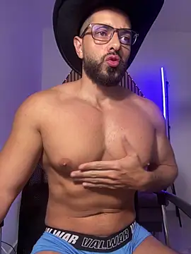 Snapshot of magnumchris chatting on 02.02.26 magnumchris online show from 02.02.26