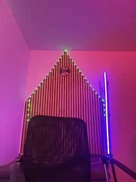 Snapshot of magnumchris chatting on 02.16.26 magnumchris online show from 02.16.26