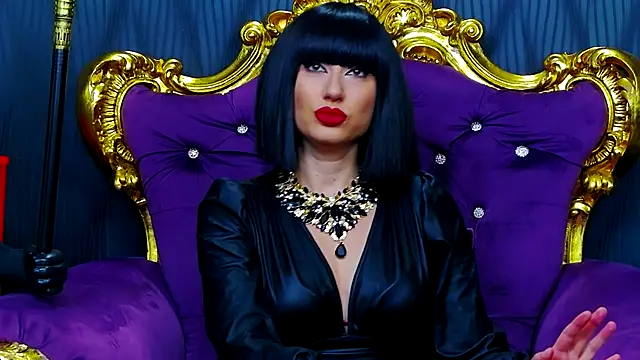 Snapshot of LaraMaeve chatting on 10.03.25 LaraMaeve online show from 10.03.25