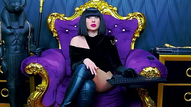 Snapshot of LaraMaeve chatting on 02.26.26 LaraMaeve online show from 02.26.26