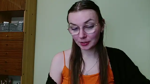 LooveELLYx online show from 01.15.25