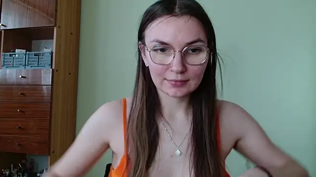 LooveELLYx online show from 01.17.25