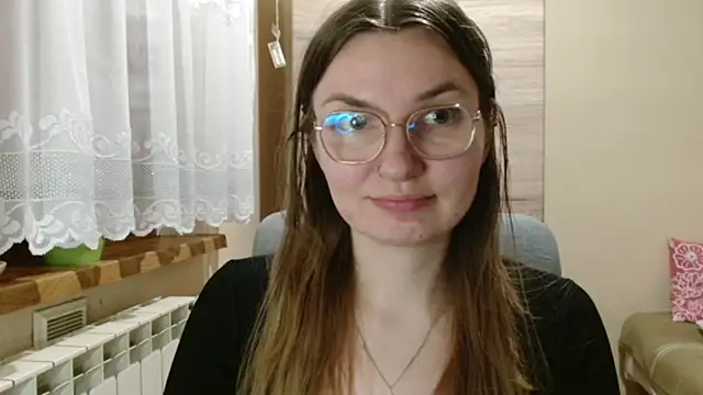 LooveELLYx online show from 12.17.25