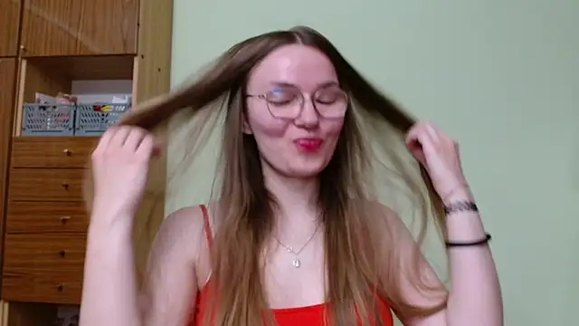 LooveELLYx online show from 05.31.26