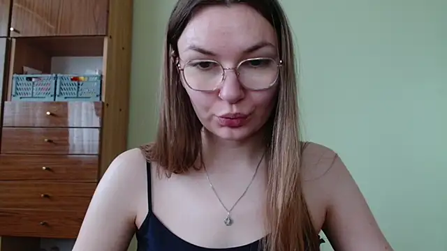 LooveELLYx online show from 06.05.26