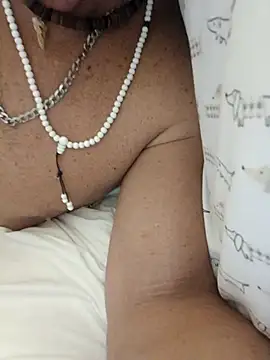 Snapshot of redonfire chatting on 12.14.25 redonfire online show from 12.14.25