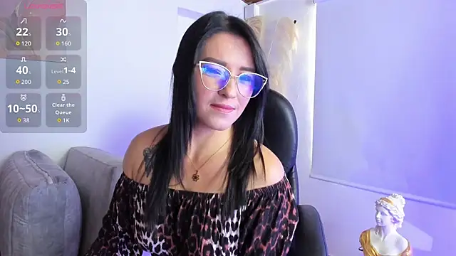 Snapshot of kamila_flower chatting on 11.22.25 kamila flower online show from 11.22.25