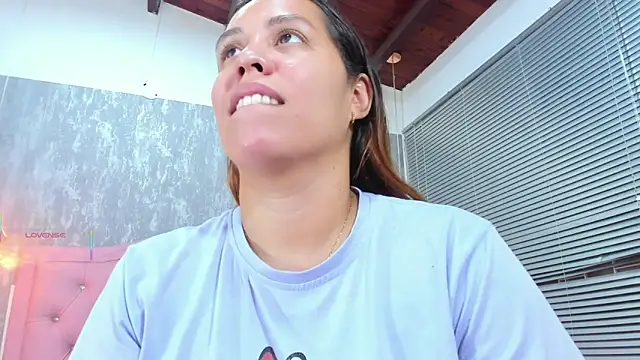 Snapshot of lissa_jhonsoon chatting on 11.29.25 lissa jhonsoon online show from 11.29.25