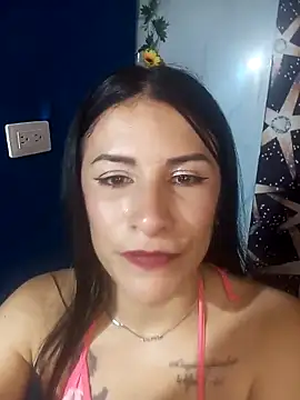 Snapshot of karinnahotdirty chatting on 04.22.26 karinnahotdirty online show from 04.22.26