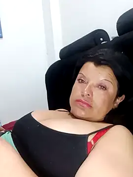 Snapshot of Hanna_Kieran chatting on 09.22.25 Hanna Kieran online show from 09.22.25