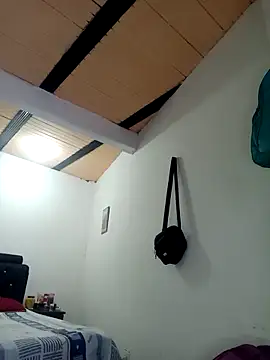 Snapshot of Hanna_Kieran chatting on 10.10.25 Hanna Kieran online show from 10.10.25