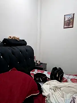 Snapshot of Hanna_Kieran chatting on 10.21.25 Hanna Kieran online show from 10.21.25