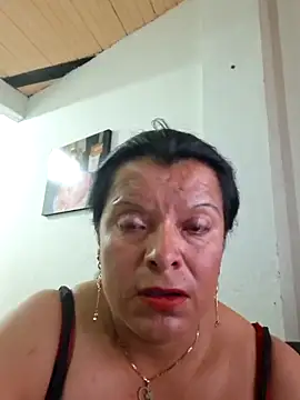 Snapshot of Hanna_Kieran chatting on 11.04.25 Hanna Kieran online show from 11.04.25