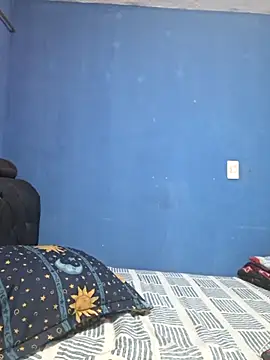 Snapshot of Hanna_Kieran chatting on 11.14.25 Hanna Kieran online show from 11.14.25