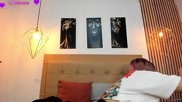 Snapshot of alesziarose chatting on 10.05.25 alesziarose online show from 10.05.25