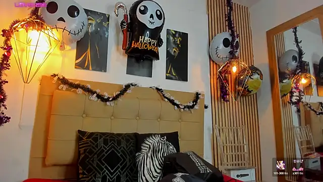 Snapshot of alesziarose chatting on 10.27.25 alesziarose online show from 10.27.25