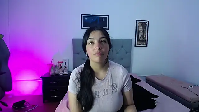 Esmeraldaa- online show from 10.24.25