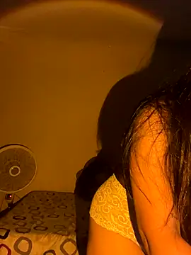 Snapshot of effie_castroo chatting on 09.18.25 effie castroo online show from 09.18.25