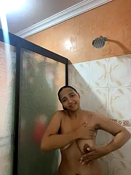 Snapshot of effie_castroo chatting on 09.19.25 effie castroo online show from 09.19.25