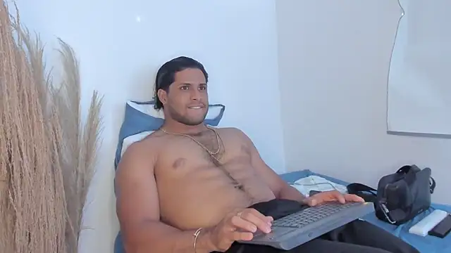 Snapshot of Evansdark1 chatting on 02.21.26 Evansdark1 online show from 02.21.26