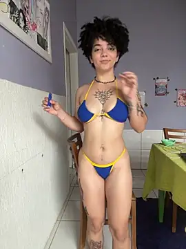 Snapshot of CamillyBlum chatting on 09.18.25 CamillyBlum online show from 09.18.25