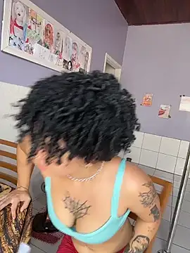 Snapshot of CamillyBlum chatting on 10.25.25 CamillyBlum online show from 10.25.25