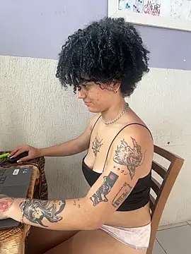 Snapshot of CamillyBlum chatting on 11.21.25 CamillyBlum online show from 11.21.25