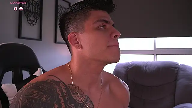 tyler muscle1 online show from 09.11.25