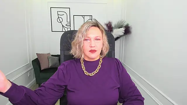 NinaStarle online show from 11.05.25