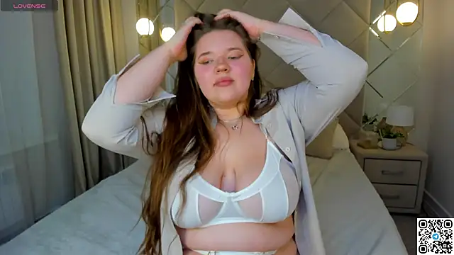 Chloee White online show from 11.08.25