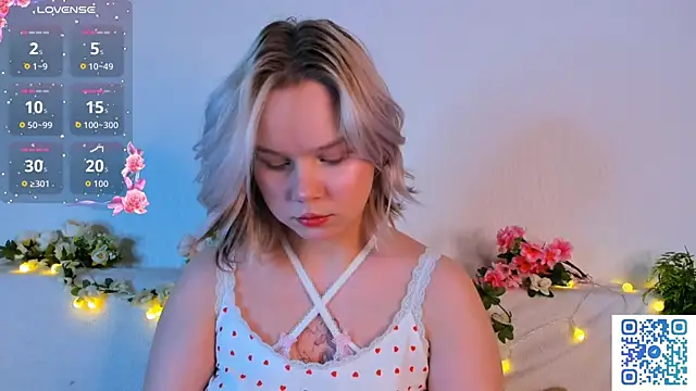 Snapshot of girlllsooft chatting on 11.11.25 girlllsooft online show from 11.11.25