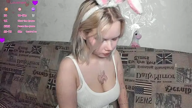 Snapshot of girlllsooft chatting on 02.02.26 girlllsooft online show from 02.02.26