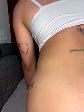 Snapshot of Casalmasc chatting on 09.17.25 Casalmasc online show from 09.17.25