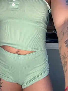 Snapshot of Casalmasc chatting on 10.06.25 Casalmasc online show from 10.06.25