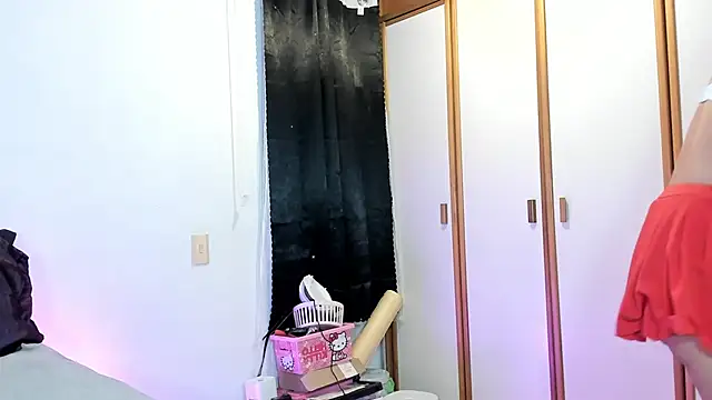 Snapshot of Londonttipton chatting on 11.27.25 Londonttipton online show from 11.27.25